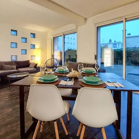 Stunning In With Kitchen Дом отдыха