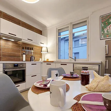 Stunning In With Kitchen * Руайян