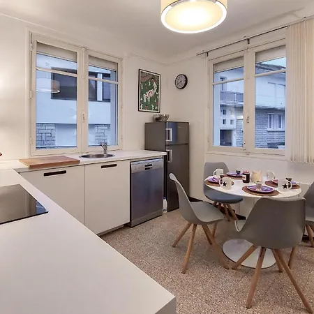 Stunning In With Kitchen * Руайян